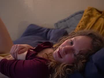 female cam girl sistinehashands image #3814715