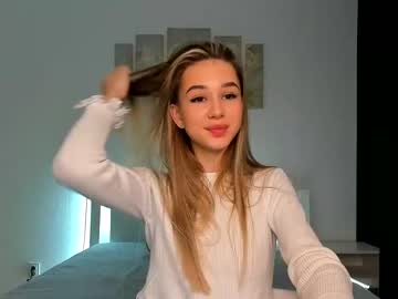 female cam girl holly____ image #3184774