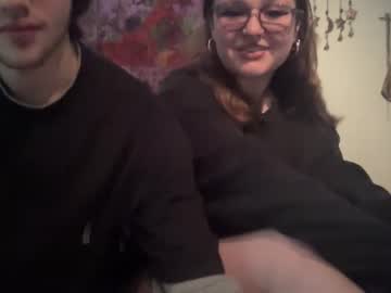 female cam couple hornycapricorn777 image #3934214