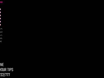 female cam girl crystalreves image #2039127