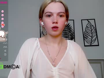 female cam girl small_blondee image #3349511