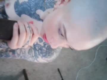 female cam couple mickinmolly image #1405166