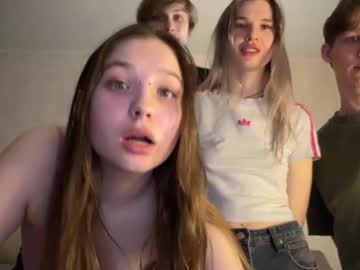 female cam couple glockoffrog image #4061562