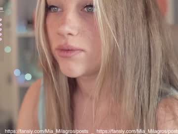 female cam girl mia_milagros image #2377321