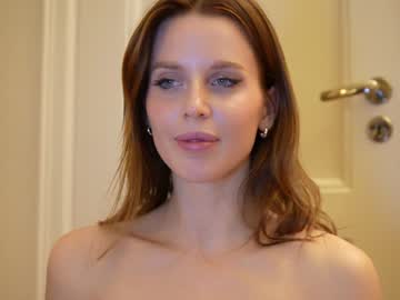 female cam girl ellaa91 image #3086384