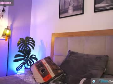 female cam girl lindabluee image #1142695