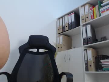 female cam girl eat_mee_out image #2187471