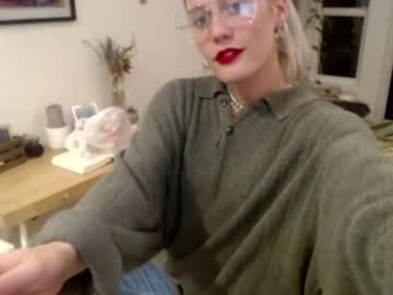 female cam girl bambis_honeypot image #1042721