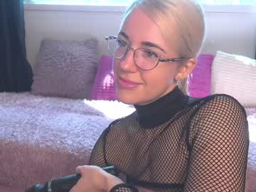 female cam girl xtina__ image #1711902