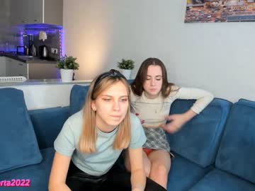 female cam couple barbarajennifers image #3377922