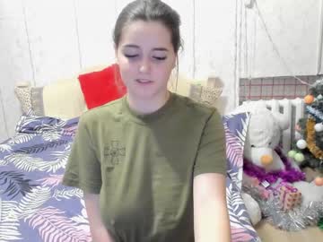 female cam girl emmika_ image #3387313