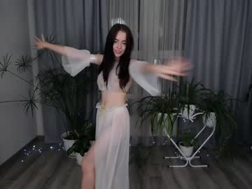 female cam girl nika_konovalova image #2376250