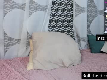female cam couple vivianperri image #3267414