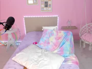 female cam girl little_effy18 image #2742585