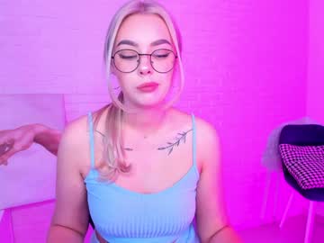 female cam girl 8a8y_nura image #1337453