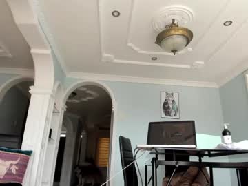 female cam girl noemibcnz image #1671350