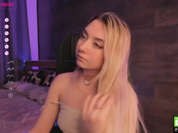 female cam girl yolandabertha image #3910961