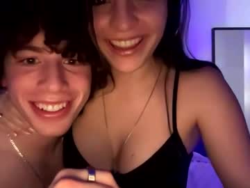 female cam couple yaraandleo image #4054465