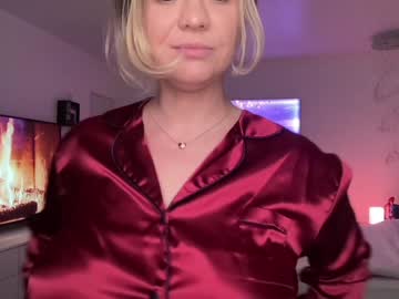 female cam girl kiradivine image #443317