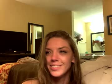 female cam couple haleysunshinee image #4036989