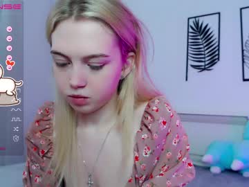 female cam girl small_blondee image #3576125