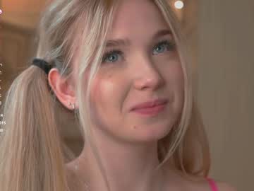 editacovey  female  webcam