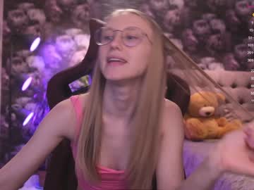 female cam girl angeellina image #1716670