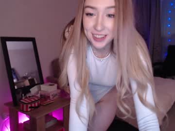 female cam girl gudeeetama image #244236