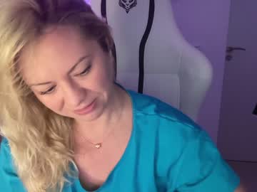 female cam girl kiradivine image #2927567