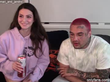 female cam girl mari_and_jandro image #489837