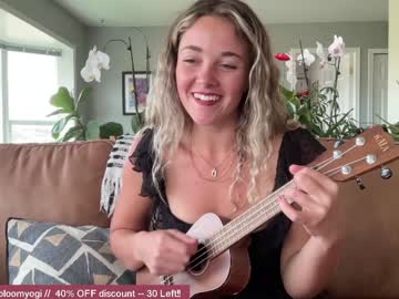 female cam girl bloomyogi image #2361749