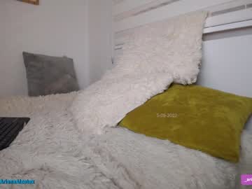 female cam girl _arianalzate_ image #2586423