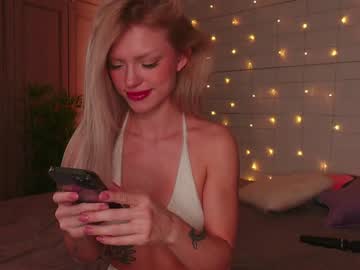 female cam girl liamurr image #3191020