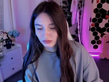 alliceholm  female  webcam