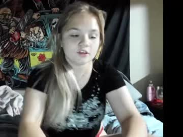 cutiepietease  female  webcam