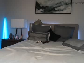 female cam couple ari_lovexo image #2363135