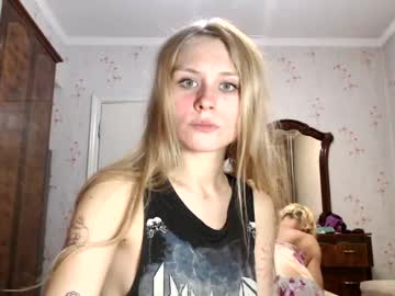 female cam couple ellie_mcqueen image #2181872