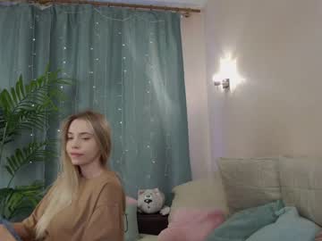 female cam girl coverm image #1109662