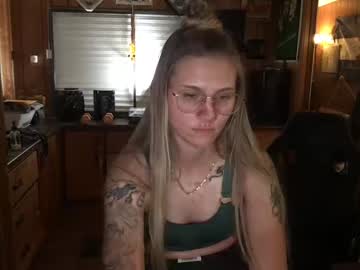 female cam couple incognitoqueen image #2930515