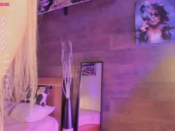 female cam girl yolandabertha image #3659372