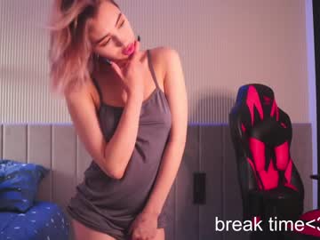 female cam girl angella_kleee image #2975502
