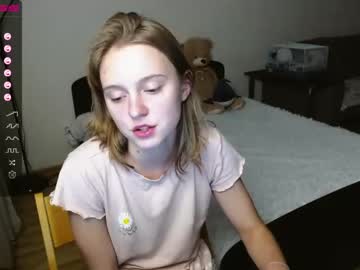 female cam girl shy_mirabel image #2983760