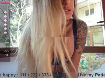 female cam girl m1ss_ariana image #3032335