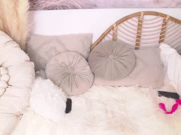 female cam girl yourmidnightcoffee image #581261