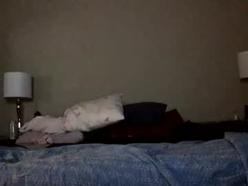 female cam couple kingkongandpeaches image #3938147