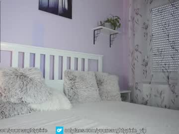 female cam couple yournaughtypixie image #3046520