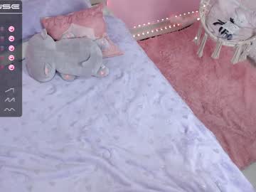 female cam girl little_effy18 image #1103533