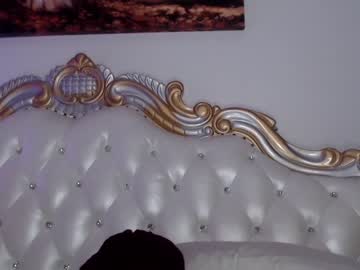 female cam girl kiradivine image #982421