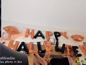 female cam girl bestblondiiecb image #2982633