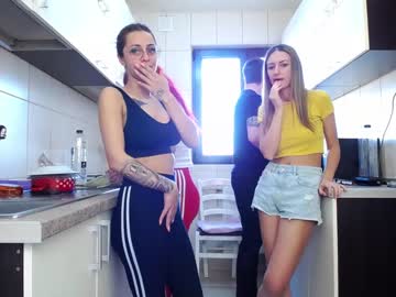 female cam couple nolimitscoupl3 image #1330122